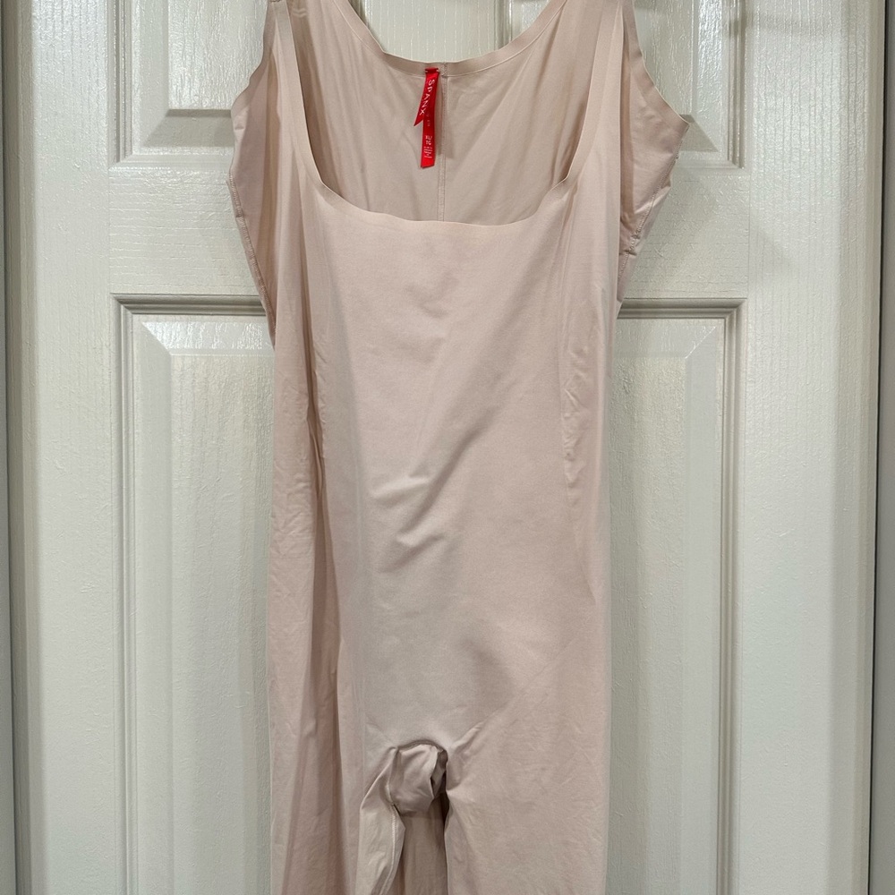 SPANX Open-Bust Mid-Thigh Bodysuit – XL (New Without Tags)